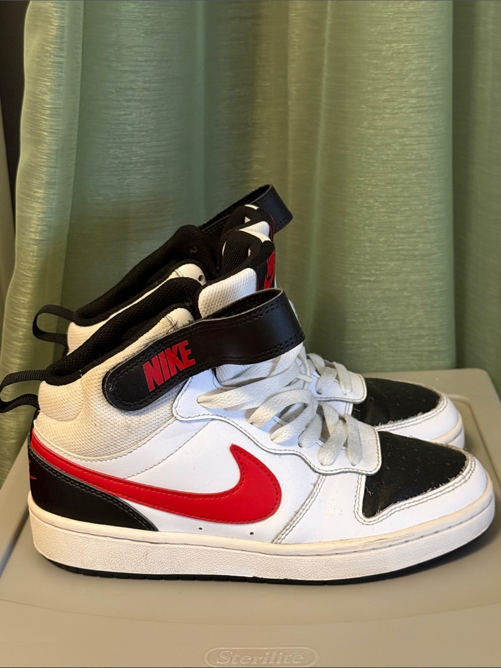 Nike Kids High-Top Sneakers White Black Red - Size 4.5